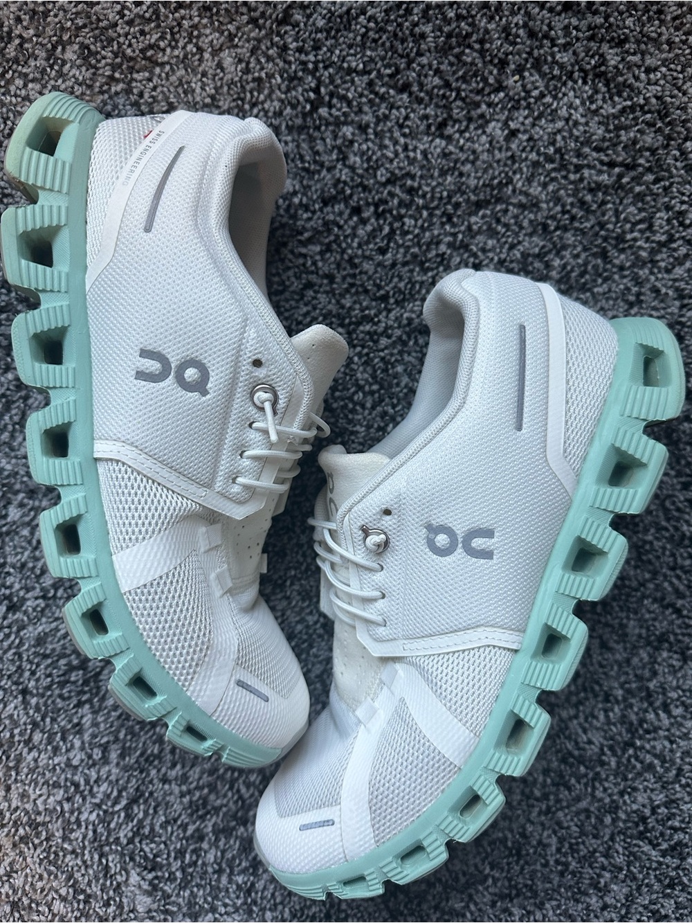 On Running Cloud 5 White Sneakers with Mint Soles Undyed White Creek Size 9 - Picture 1 of 11